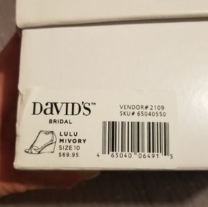 David's bridal Lulu mivory wedge heels